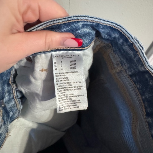 American Eagle Size 2 Short Mom jean - Picture 4 of 6